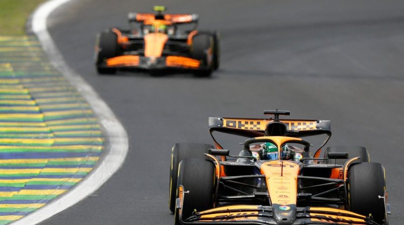 McLaren F1 Las Vegas 2025 sur le Strip avant le Grand Prix