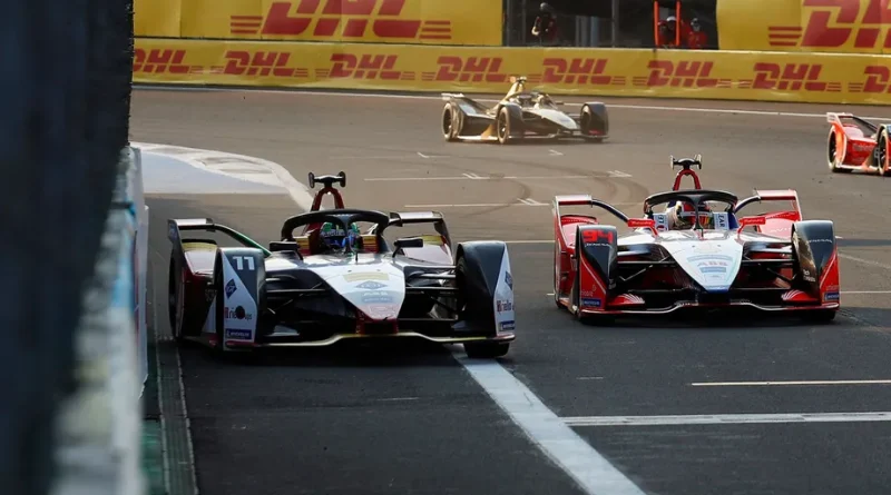 Formule E 2026 calendrier ePrix voitures en course sur circuit urbain