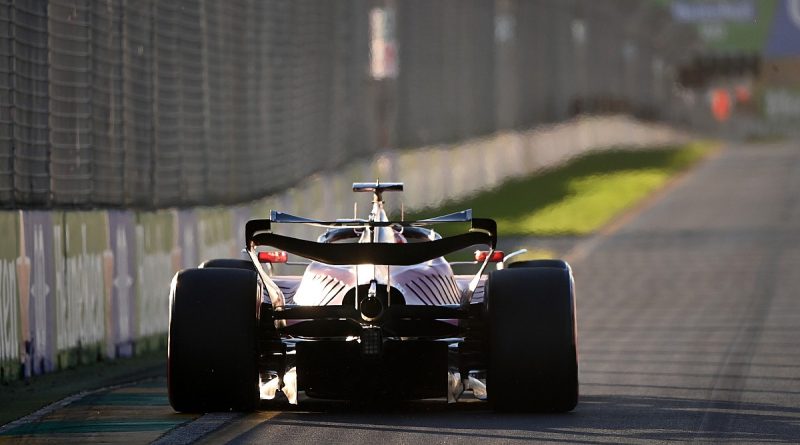 Charles Leclerc avec le DRS ouvert en 2025