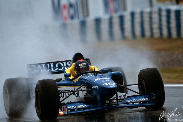 Pedro Diniz à bord de sa Ligier lors du Grand Prix d'ESpagne 1996