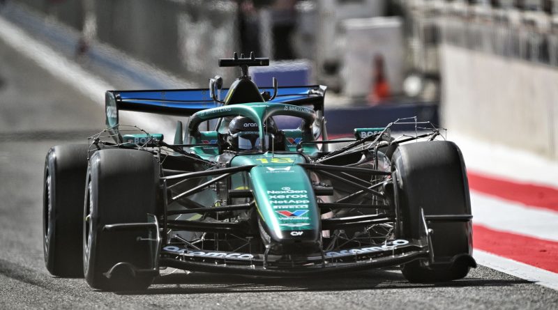 L'Aston Martin AMR26 sur le circuit de Bahrein