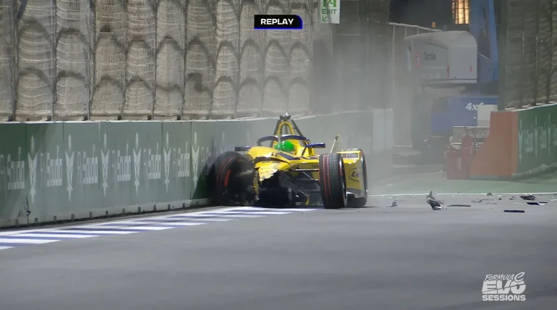 Crash d'Izzy Hammond lors des EVO Sessions 2026 à Jeddah