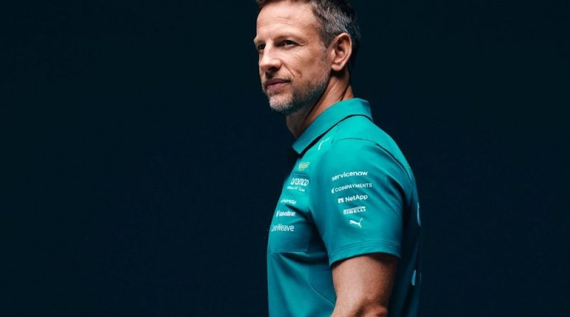 Jenson Button en tenue Aston Martin