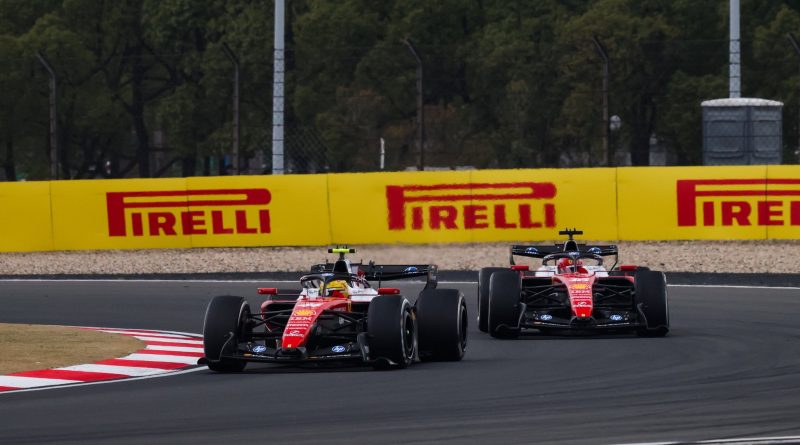 Charles Leclerc en lutte contre Lewis Hamilton à Shanghai