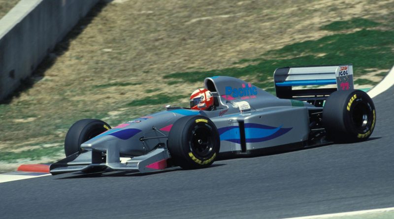 Paul Belmondo au volant de la Pacific PR01 en 1994