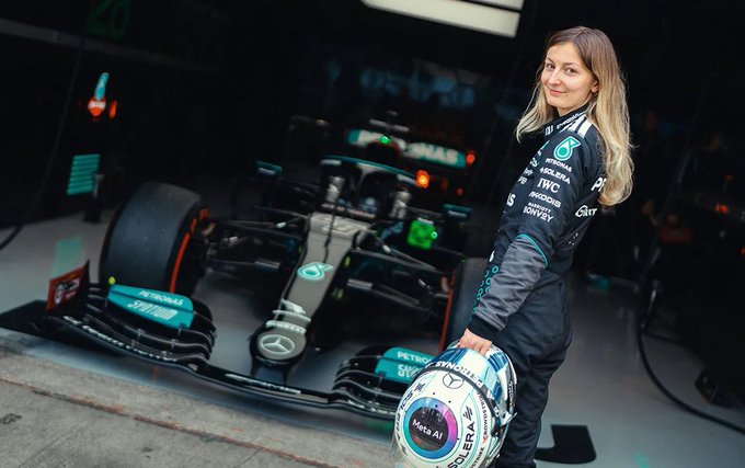 Doriane Pin lors de son premier essais avec Mercedes F1