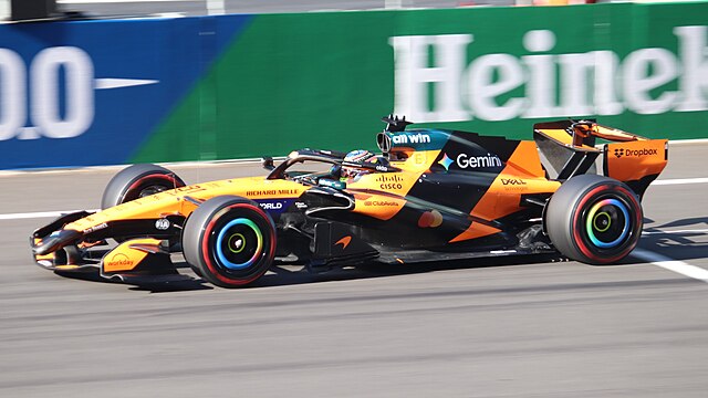 Oscar Piastri au volant de sa McLaren MCL40 en 2026